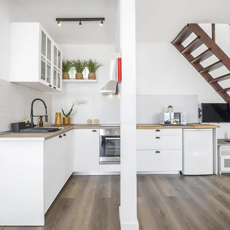 Blue House - By Wehostmadeira * Понта-ду-Сол