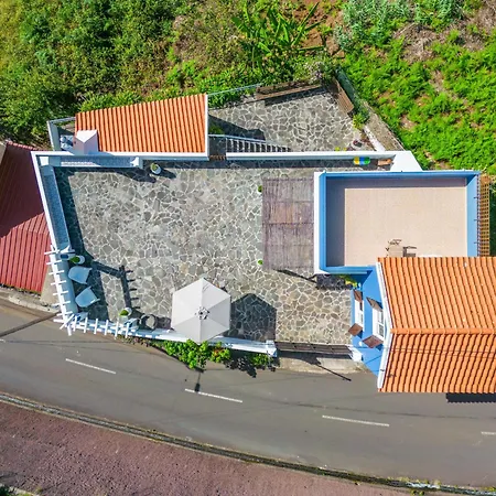 Blue House - By Wehostmadeira * بونتا دو سول
