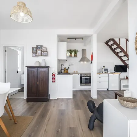 Blue House - By Wehostmadeira Holiday home *