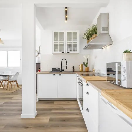 Holiday home Blue House - By Wehostmadeira