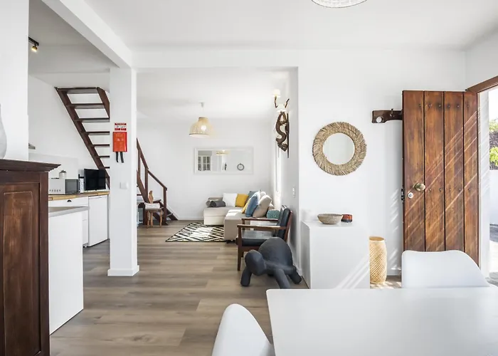 Blue House - By Wehostmadeira Ferienhaus