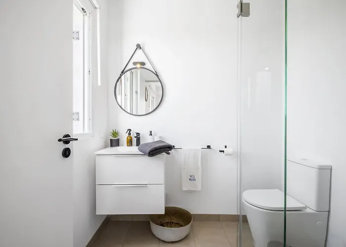 Blue House - By Wehostmadeira *