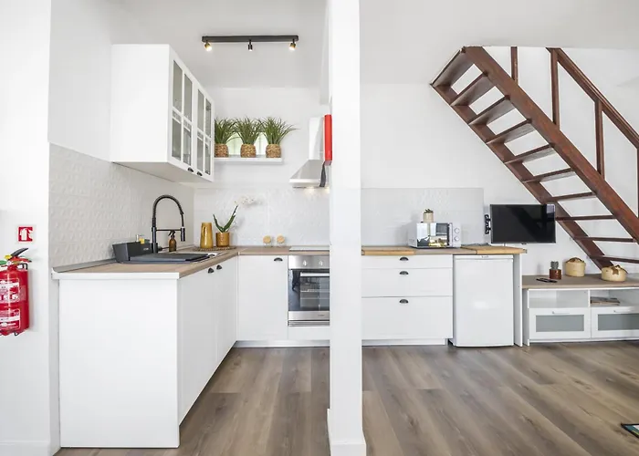 Blue House - By Wehostmadeira * Ponta do Sol (Madeira)