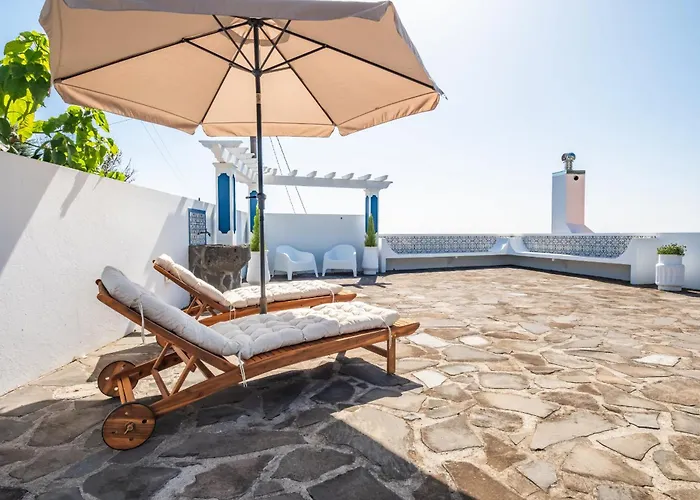 Ferienhaus Blue House - By Wehostmadeira *