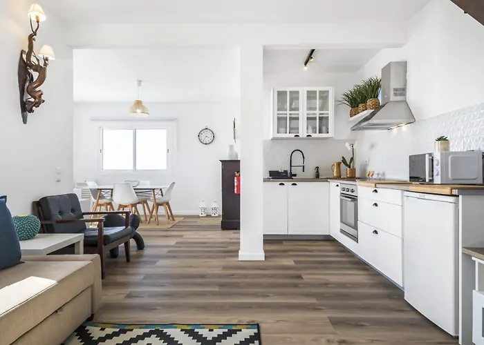 Blue House - By Wehostmadeira * Ponta do Sol (Madeira)